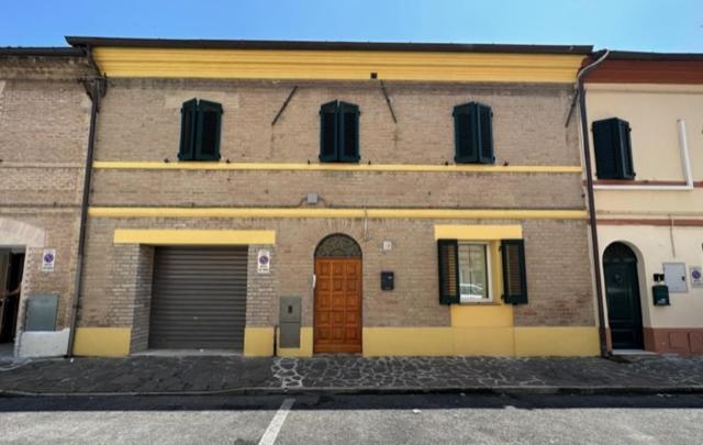 Affittacamere Il Cortile Chiaravalle Exterior foto